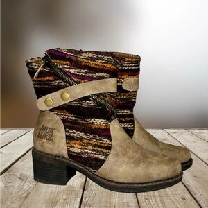 Muk Luks Women's Tan and Multicolor Ankle Boots